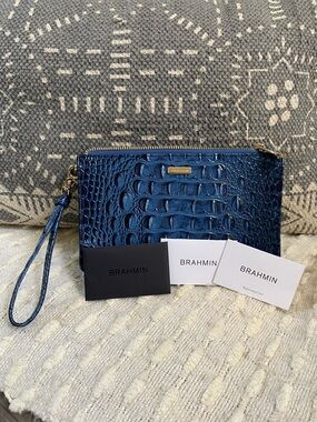 {Brahmin} Daisy Wristlet